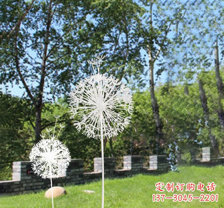 泉州不锈钢广场上的蒲公英雕塑