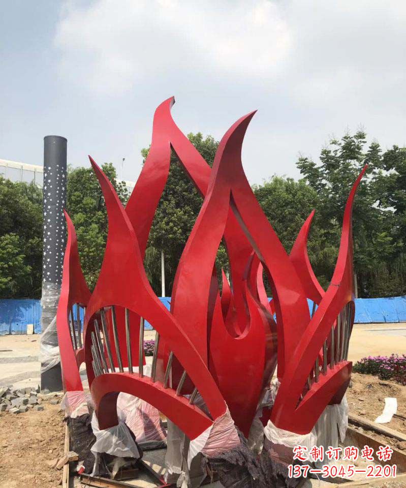 泉州不锈钢树叶雕塑美丽而持久的艺术