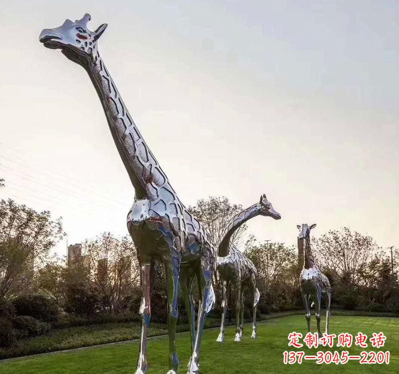 泉州不锈钢长颈鹿雕塑美丽的艺术精神