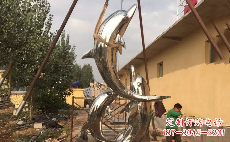 泉州不锈钢海豚雕塑美丽而又神秘
