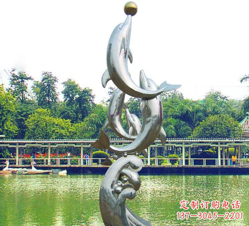 泉州海豚的美丽雕塑