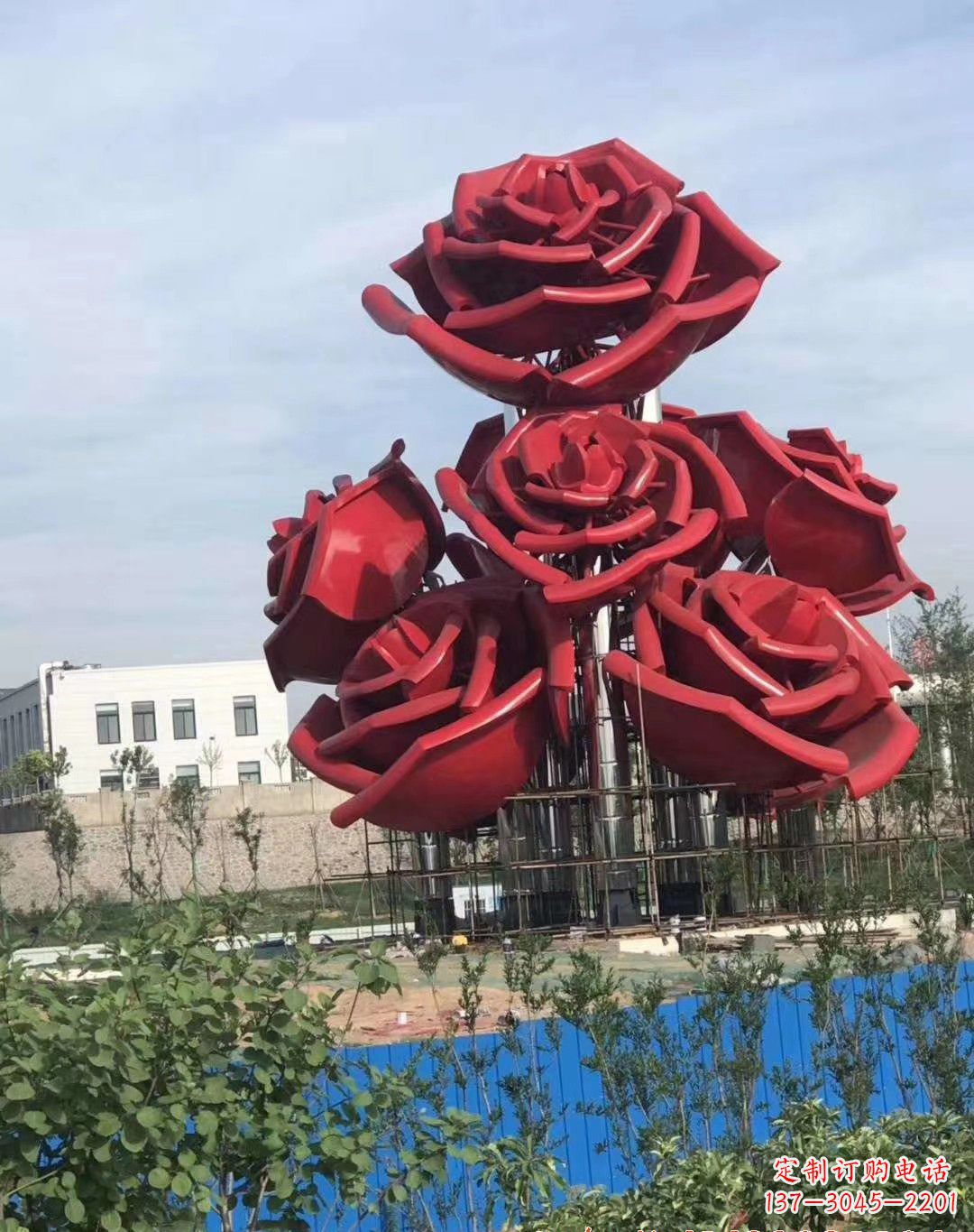 泉州不锈钢玫瑰雕塑象征爱与美