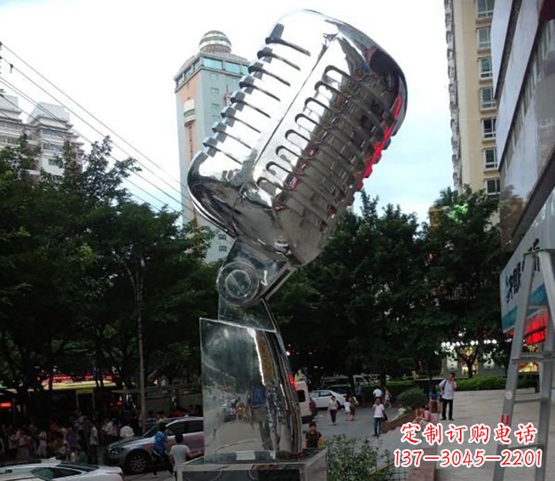 泉州不锈钢话筒雕塑象征传统文化和新时代