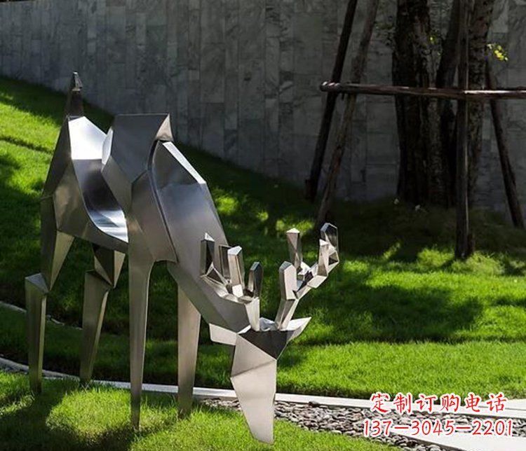 泉州不锈钢几何动物雕塑——点缀鹿公园美景