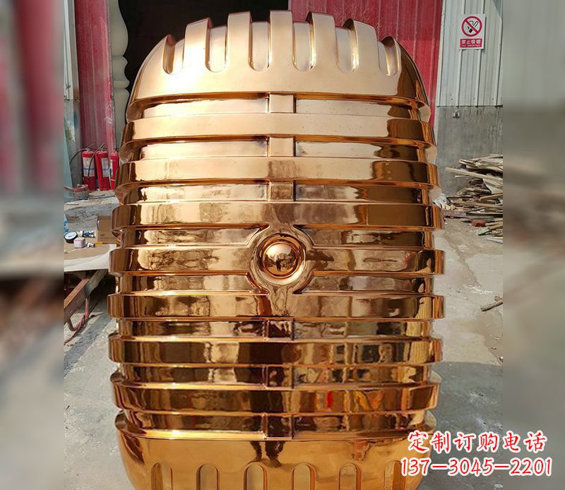 泉州不锈钢金话筒局部雕塑