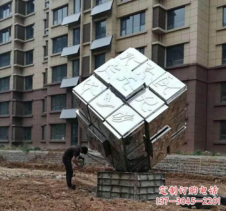 泉州不锈钢景观魔方雕塑