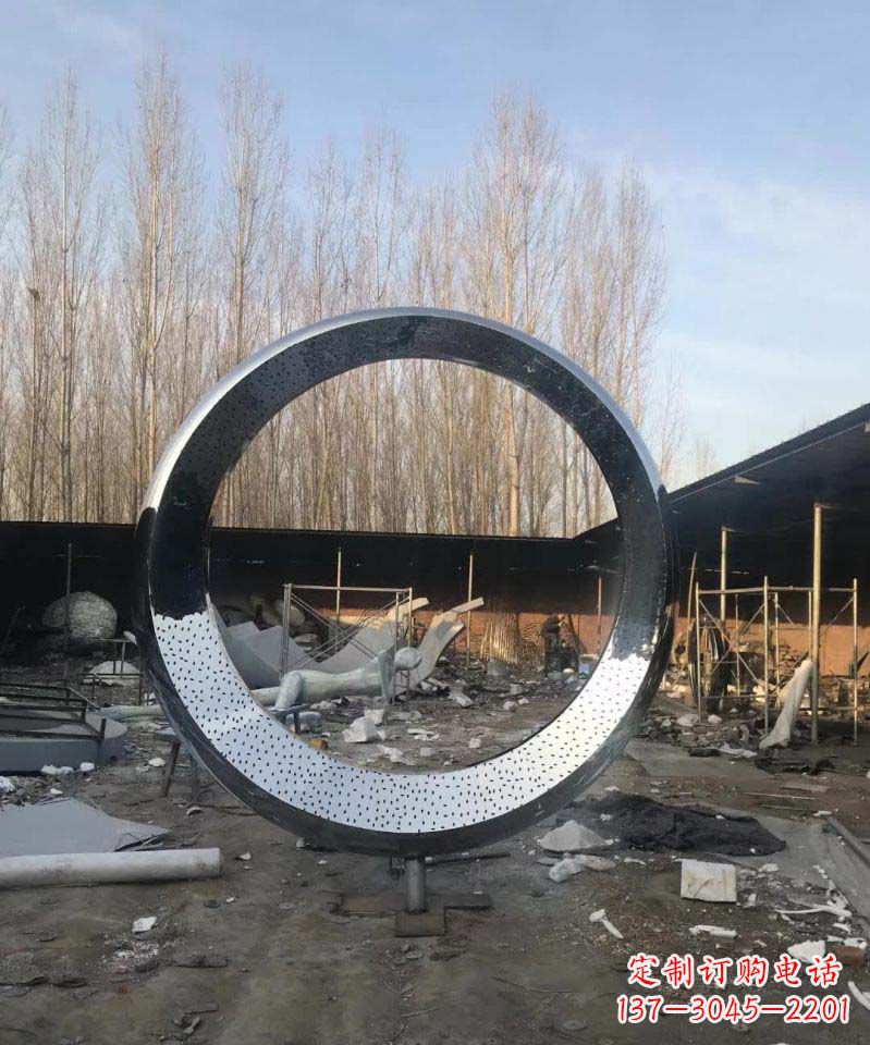 泉州不锈钢圆环雕塑抽象美的体现