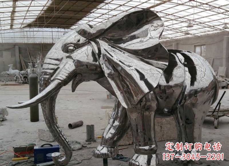 泉州不锈钢镜面大象雕塑——独特的艺术精品