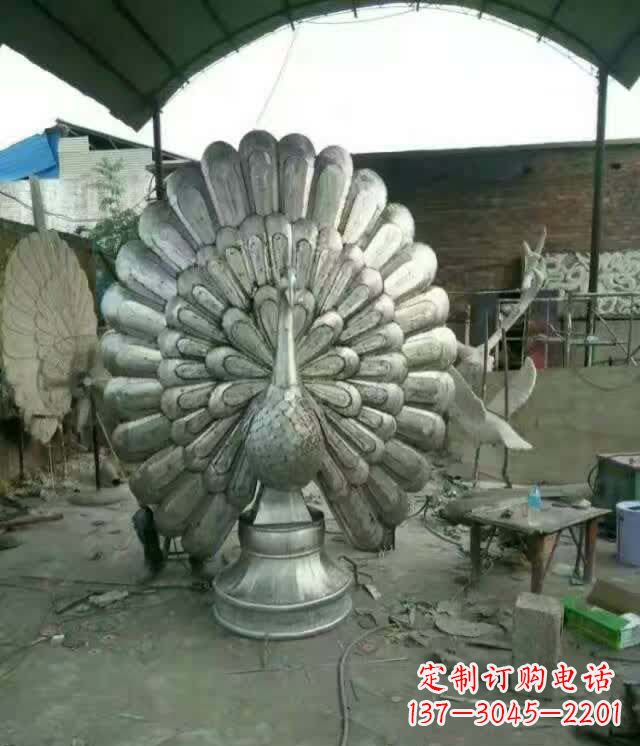 泉州该孔雀雕塑