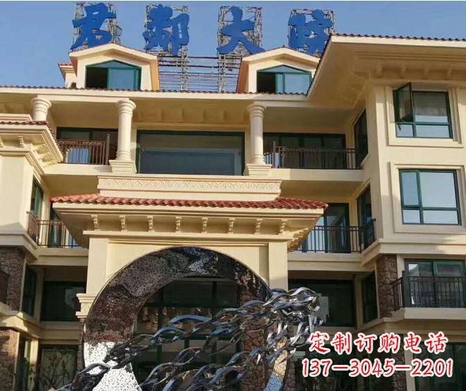泉州不锈钢鲤鱼跃龙门雕塑——传承中国传统文化