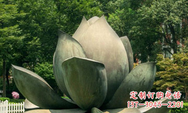 泉州不锈钢莲花公园精美的雕塑装点