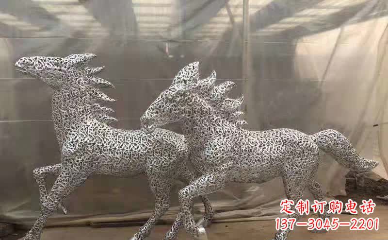 泉州不锈钢镂空奔跑马雕塑