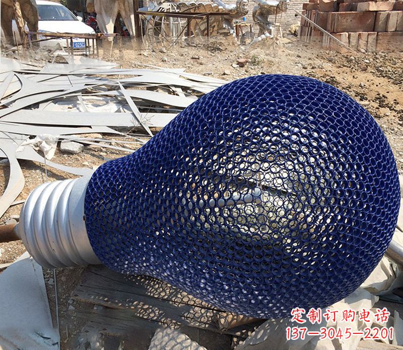 泉州不锈钢镂空灯泡雕塑精美灯光装置