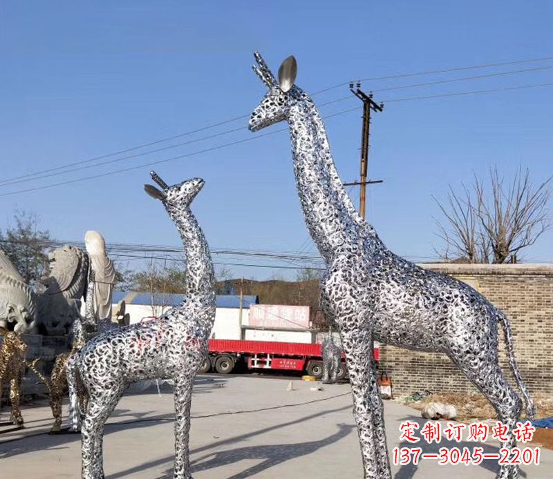 泉州不锈钢镂空长颈鹿雕塑