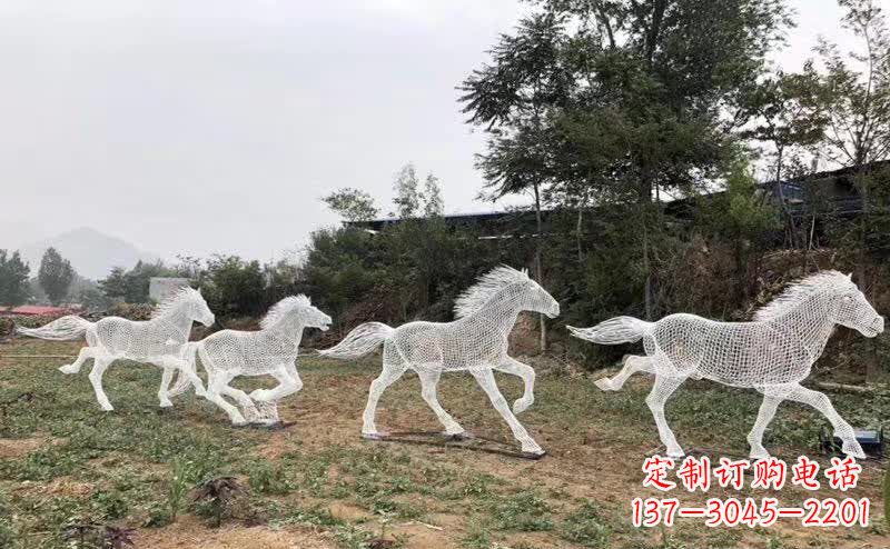 泉州不锈钢马雕塑勇往直前