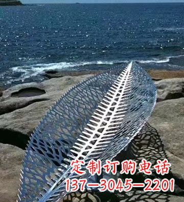 泉州不锈钢镂空树叶景观雕塑精致而又充满灵性