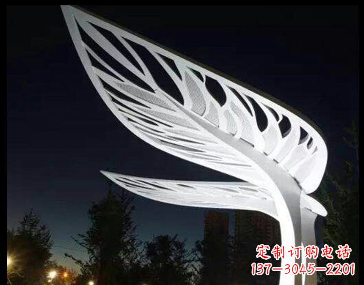 泉州不锈钢镂空树叶雕塑点缀景观