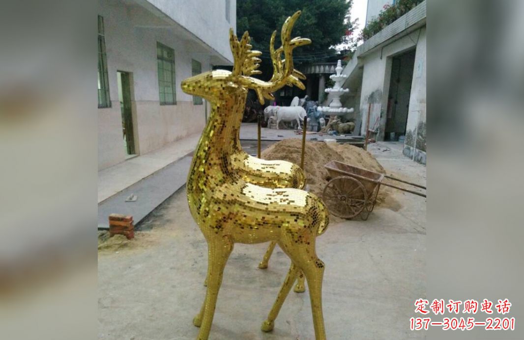 泉州不锈钢鹿公园的动物雕塑