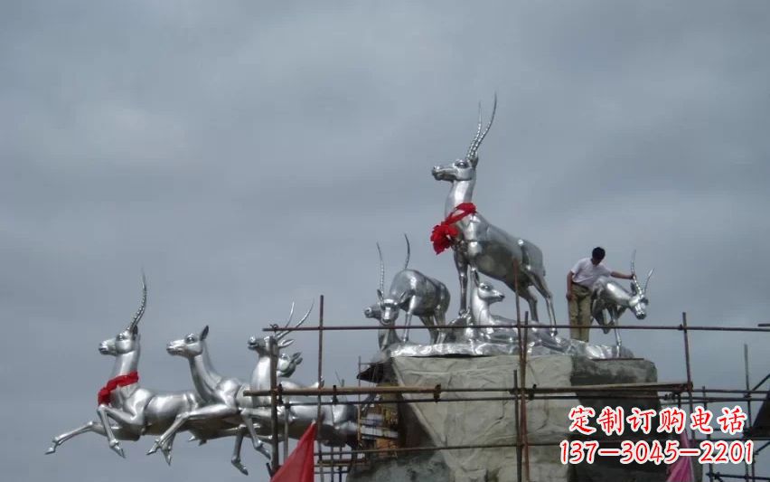 泉州不锈钢动物雕塑——美丽宁静的自然之美