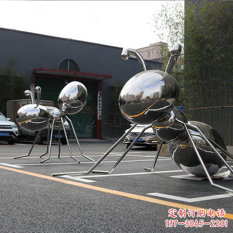 泉州蚂蚁雕塑给城市街道带来活力