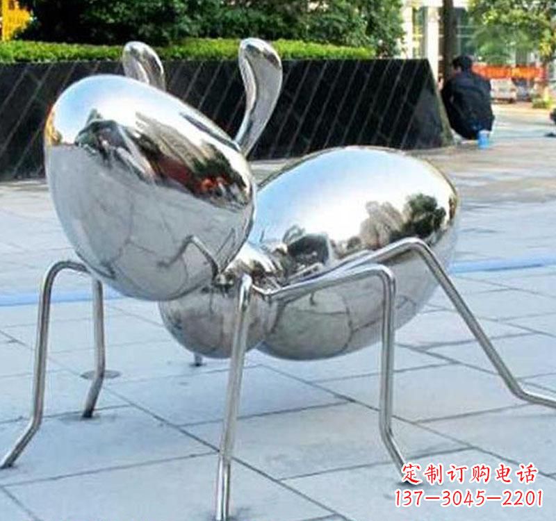 泉州不锈钢蚂蚁雕塑一座象征努力的艺术作品