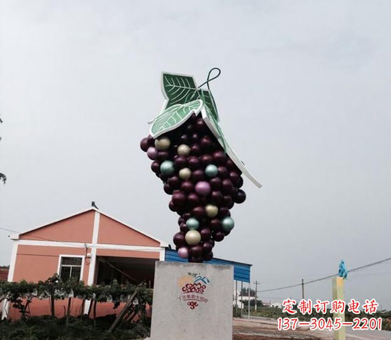 泉州精美绝伦的不锈钢葡萄雕塑