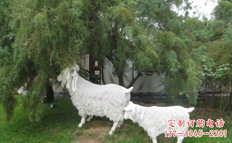 泉州不锈钢山羊雕塑静谧中的动态美