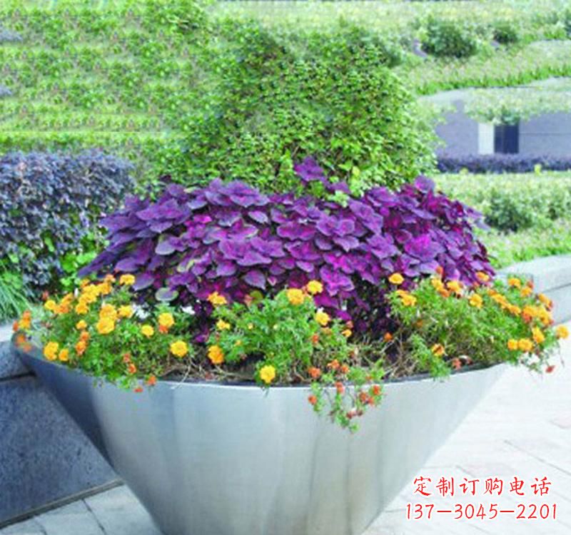 泉州不锈钢商场花盆雕塑
