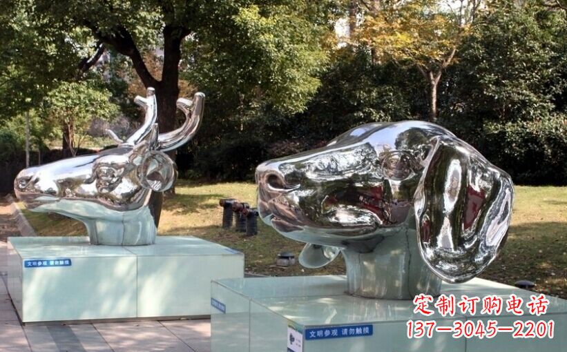 泉州十二生肖头像景观雕塑