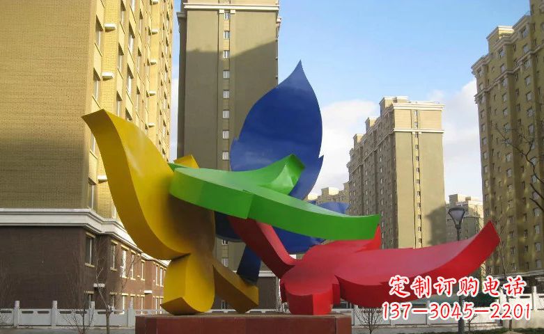 泉州不锈钢树叶景观雕塑美丽而精致