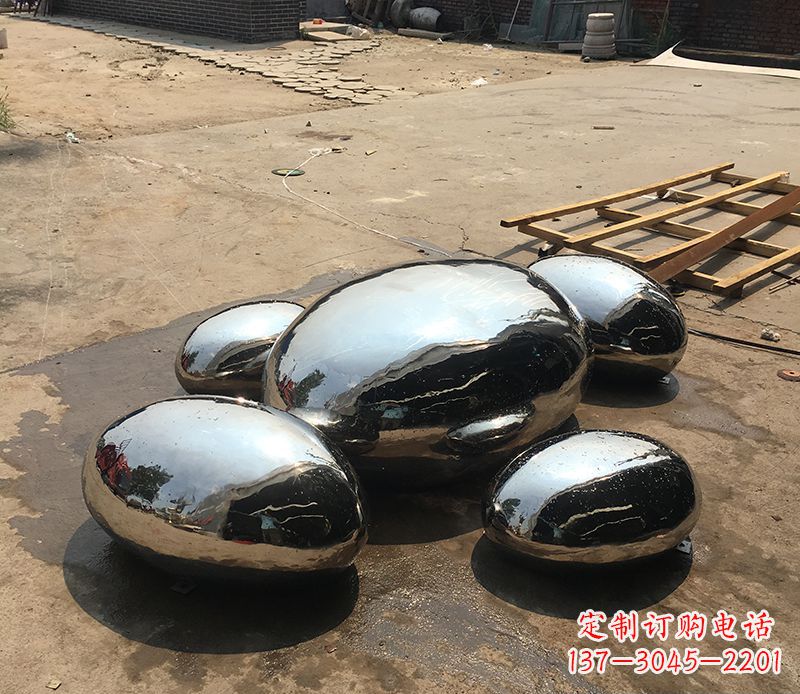 泉州不锈钢水滴雕塑给景观增添独特魅力