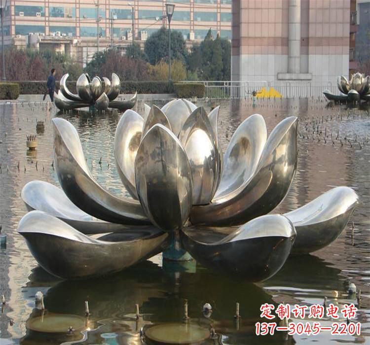 泉州不锈钢水景荷花雕塑质朴之美
