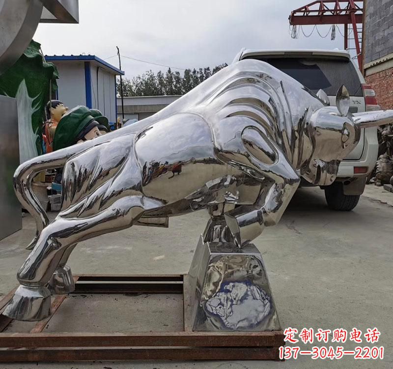 泉州不锈钢拓荒牛雕塑象征勇敢和拼搏