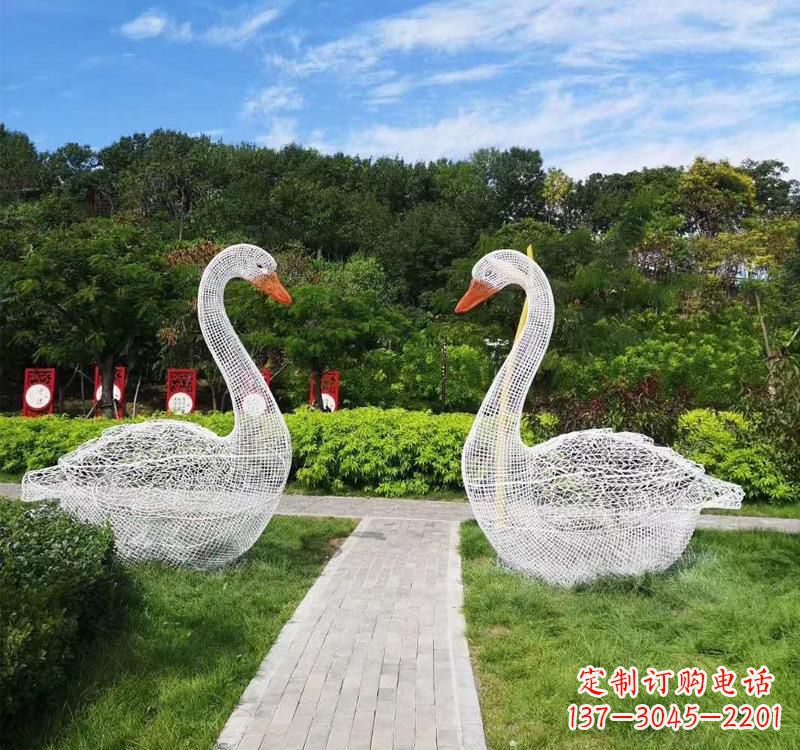 泉州不锈钢天鹅雕塑——象征着爱与和平