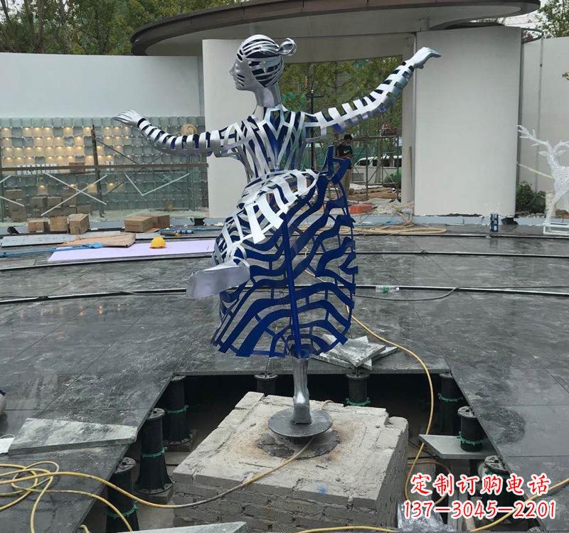 泉州不锈钢跳舞女孩雕塑