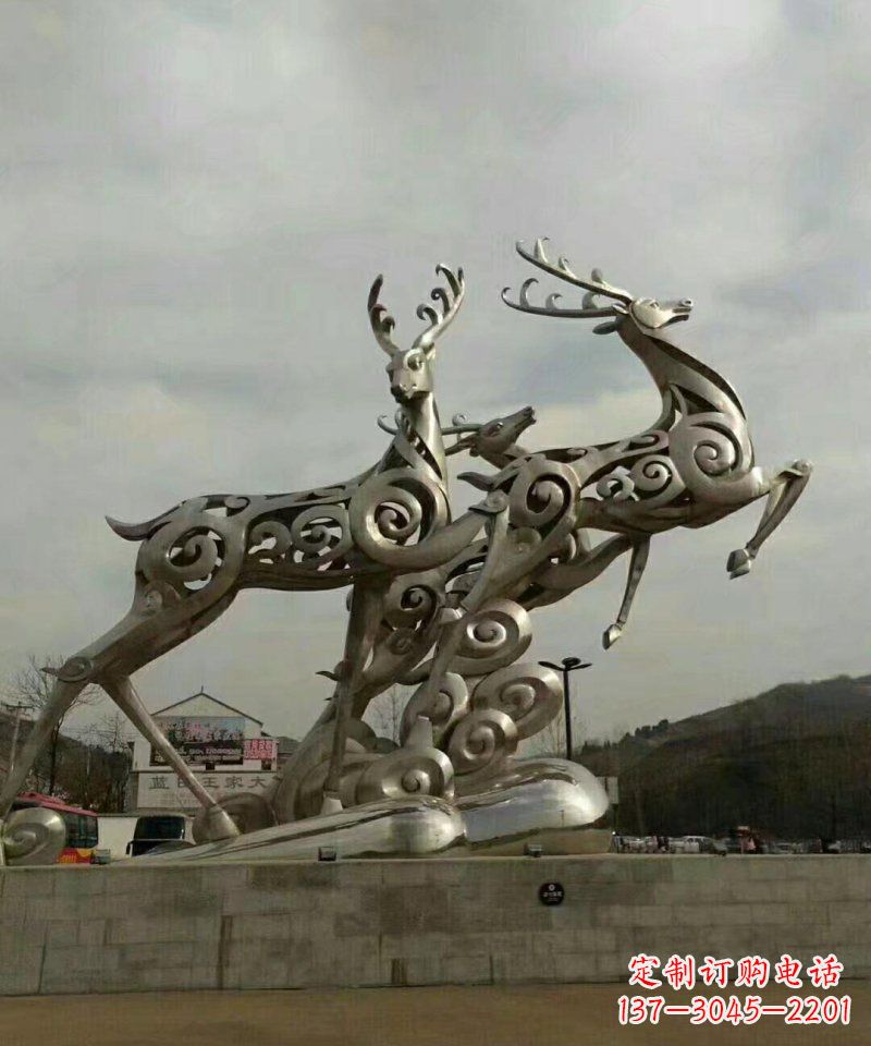 泉州梅花鹿雕塑——祥云梅花鹿广场的标志