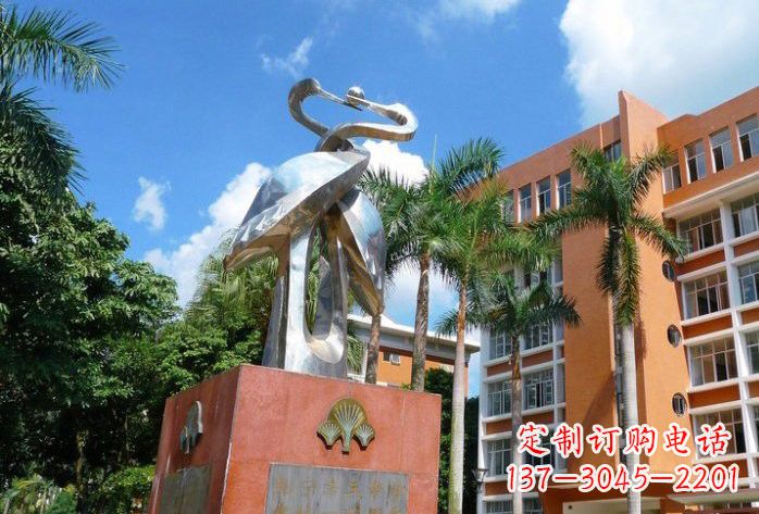 泉州不锈钢仙鹤雕塑美丽而神秘