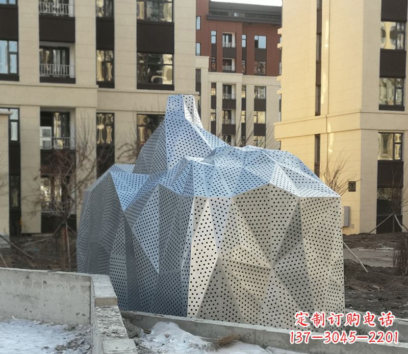 泉州不锈钢小区假山雕塑雕塑点缀小区美景
