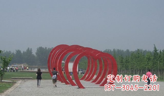 泉州不锈钢心形拱门雕塑美丽而神圣