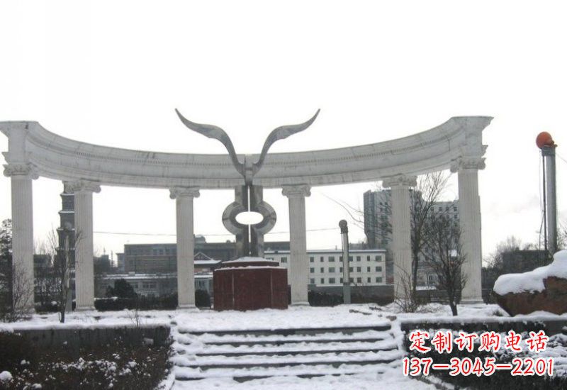 泉州雄鹰展翅——一件精美的不锈钢雕塑