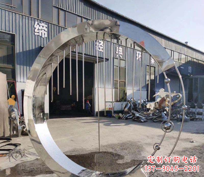 泉州不锈钢旋转流水圆环雕塑