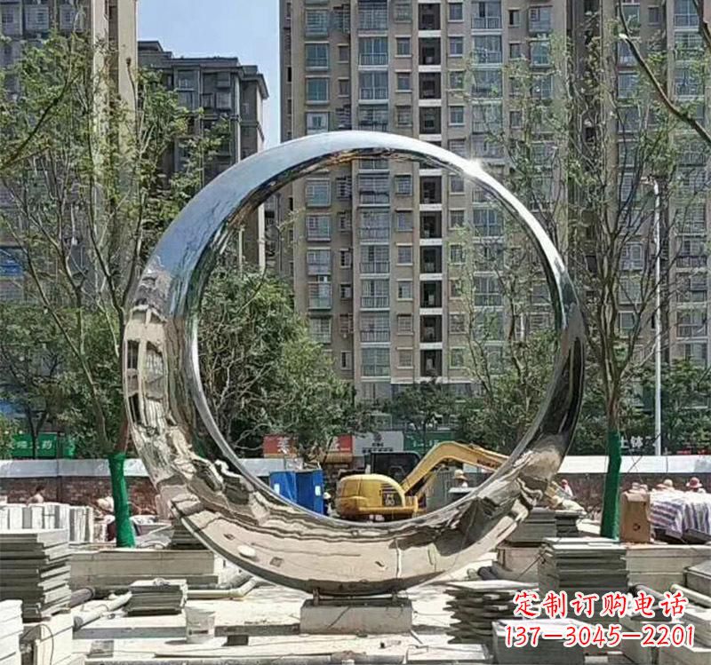 泉州不锈钢艺术圆环雕塑——艺术的精粹