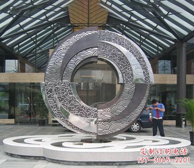 泉州不锈钢异形圆环酒店雕塑