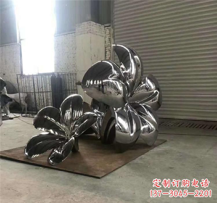 泉州不锈钢植物镜面荷花雕塑——艺术的精美结晶