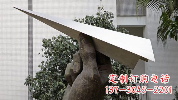泉州不锈钢纸飞机景观雕塑