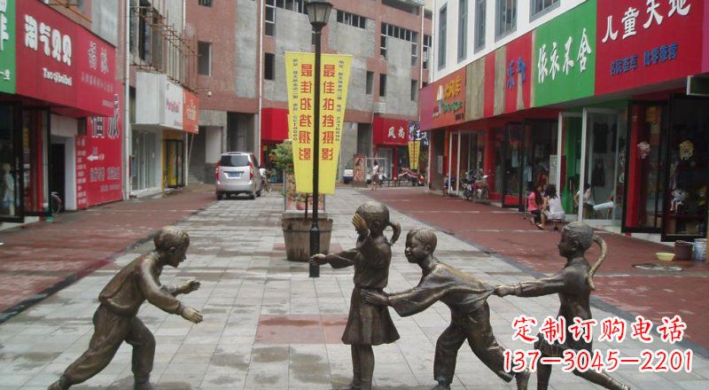 泉州老鹰猎食雕塑