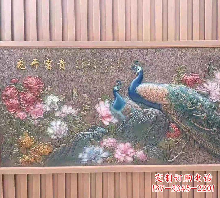 泉州锻铜孔雀雕塑——精致而神奇的艺术品