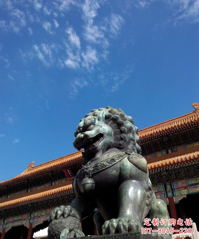 泉州踩球的铜狮子寺庙门口动物雕塑