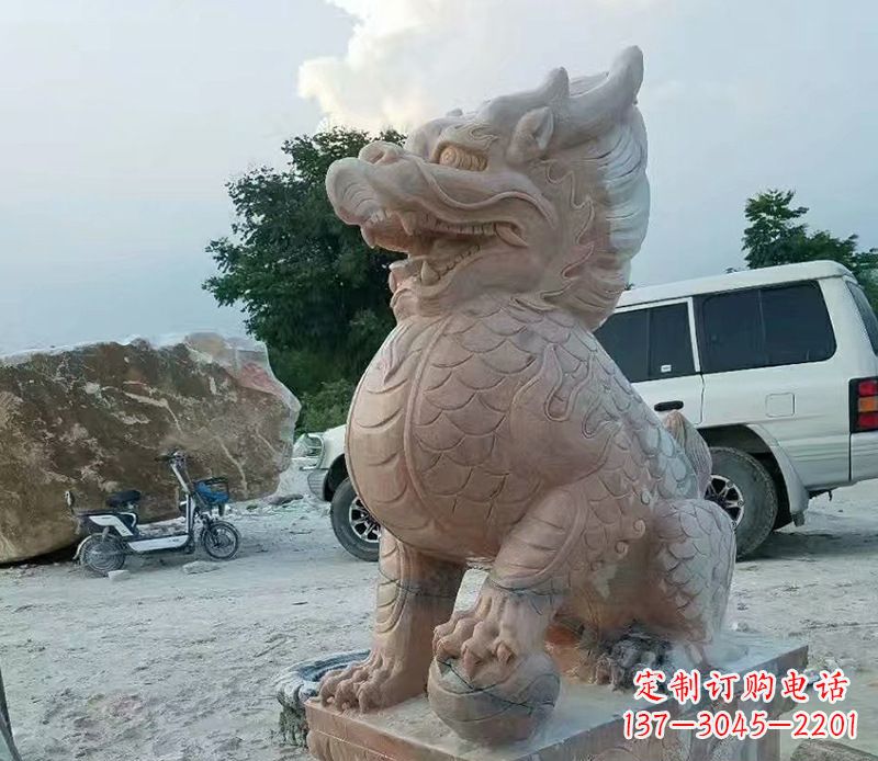 泉州踩球麒麟晚霞红石雕