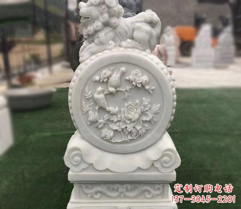 泉州草白玉麒麟浮雕门墩